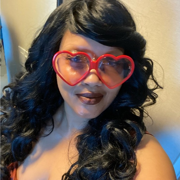 Meet your Posher, Tamkia - Picture 1 of 1